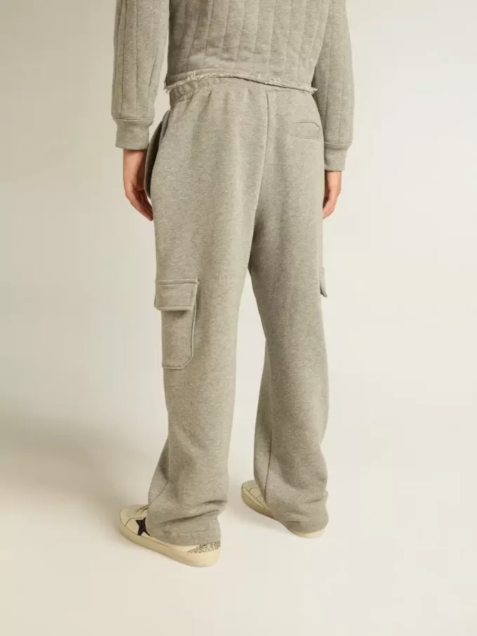 Pantaloni cargo joggers in cotone grigio melange con ricami