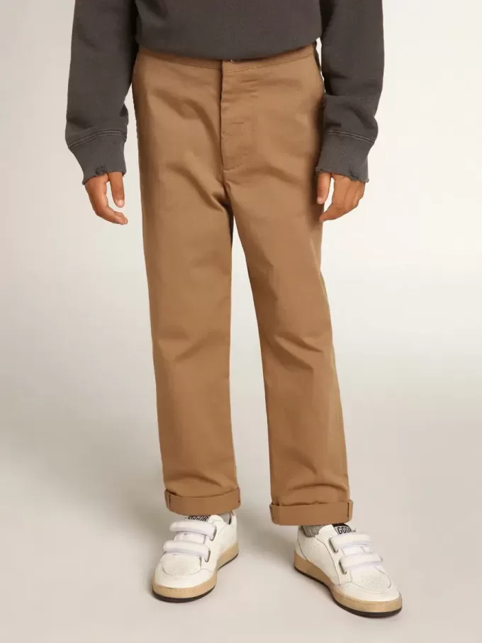Pantaloni chino da bambino in cotone color caramello