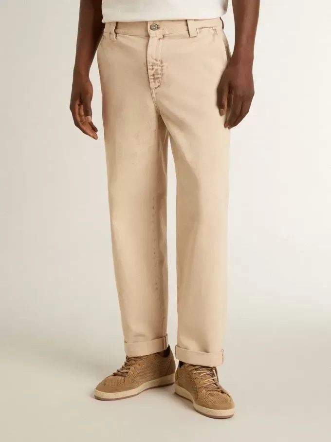Pantaloni chino da uomo beige con finitura effetto vissuto
