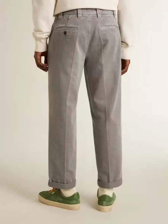 Pantaloni chino in cotone grigio Pantaloni chino in cotone grigio
