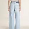 Pantaloni da donna in denim effetto vissuto Pantaloni da donna in denim effetto vissuto