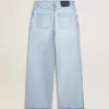 Pantaloni da donna in denim effetto vissuto Pantaloni da donna in denim effetto vissuto