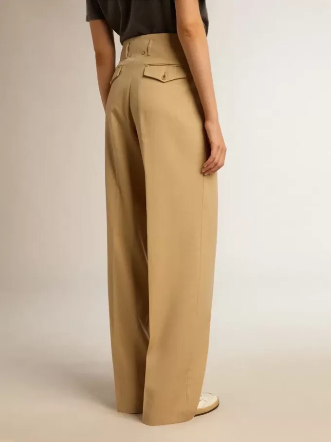Pantaloni da donna in gabardine di lana color sabbia Pantaloni da donna in gabardine di lana color sabbia