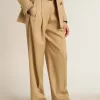Pantaloni da donna in gabardine di lana color sabbia Pantaloni da donna in gabardine di lana color sabbia