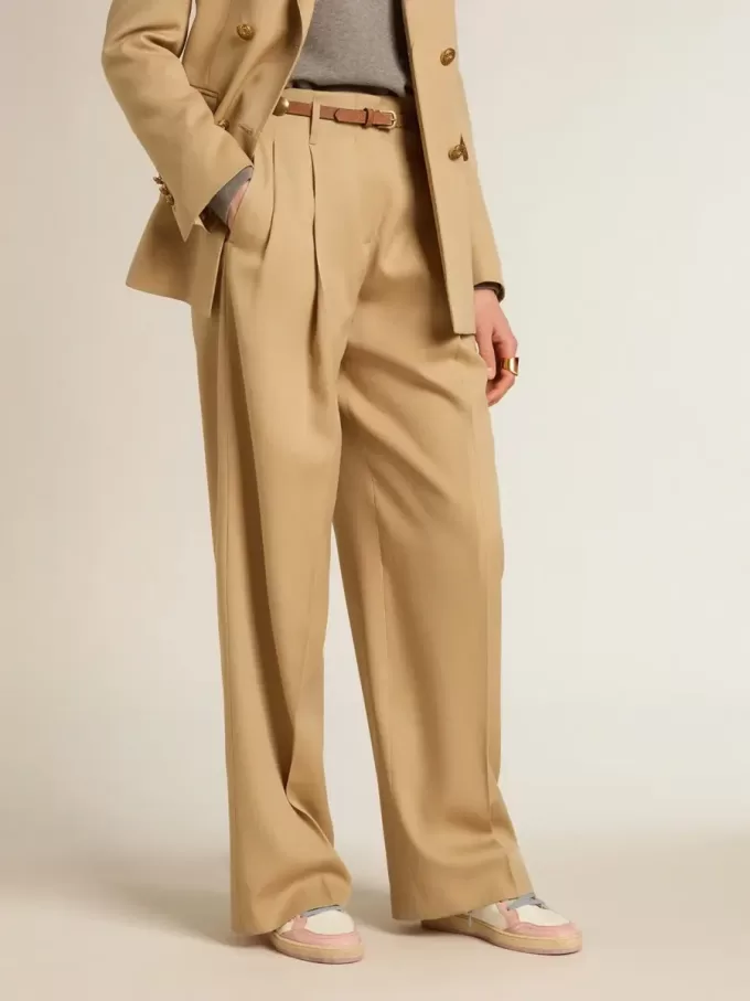 Pantaloni da donna in gabardine di lana color sabbia Pantaloni da donna in gabardine di lana color sabbia