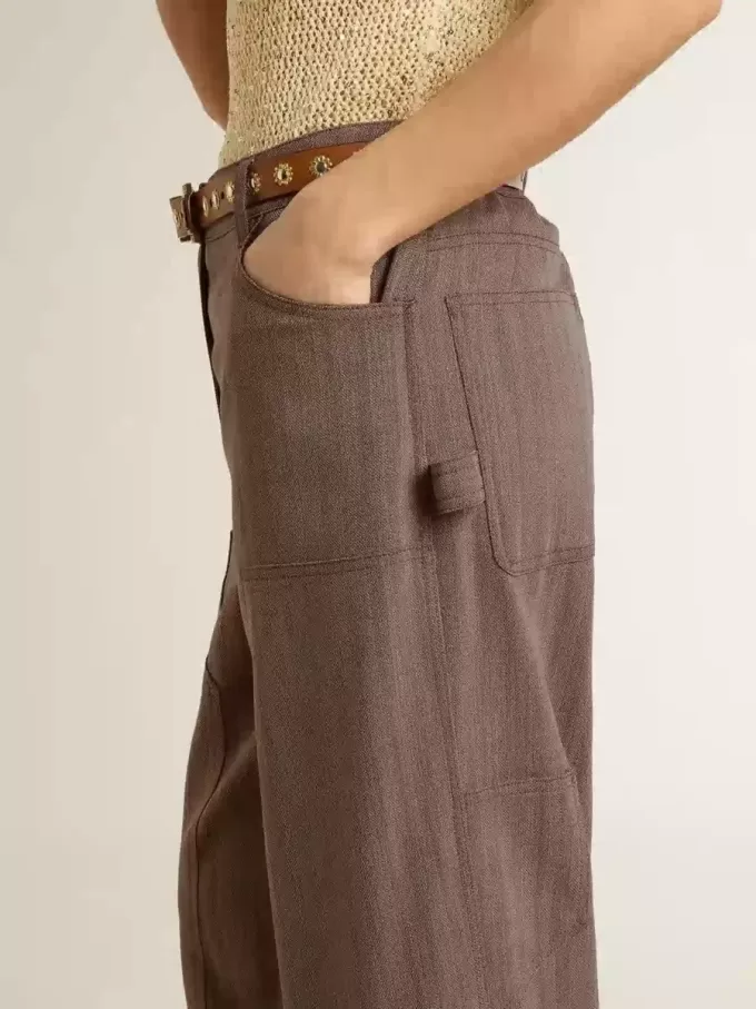 Pantaloni da donna in misto lana con micro chevron marrone chiaro Pantaloni da donna in misto lana con micro chevron marrone chiaro