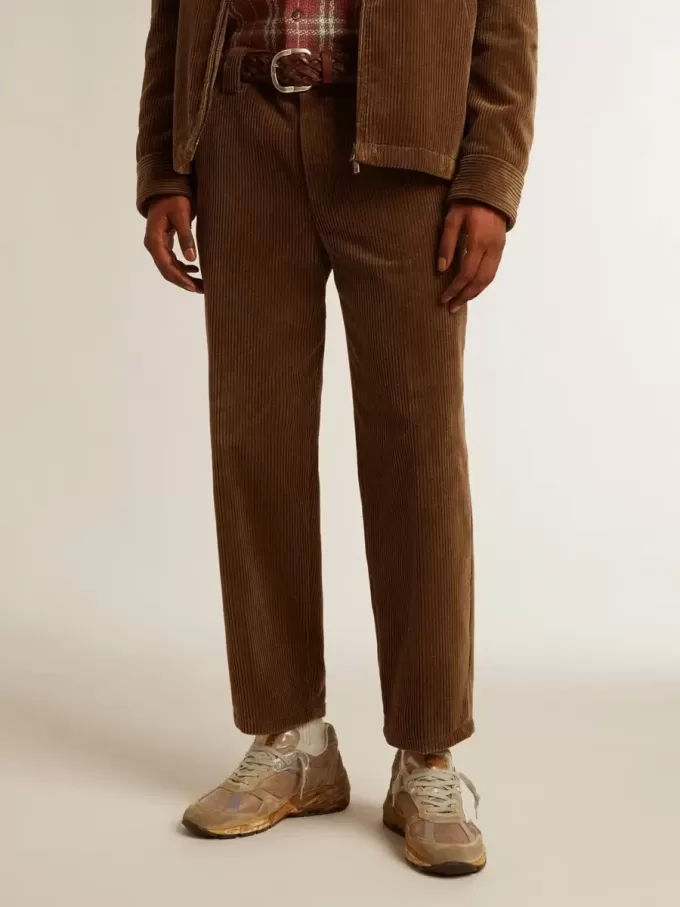 Pantaloni da uomo in velluto a coste color oliva scuro Pantaloni da uomo in velluto a coste color oliva scuro