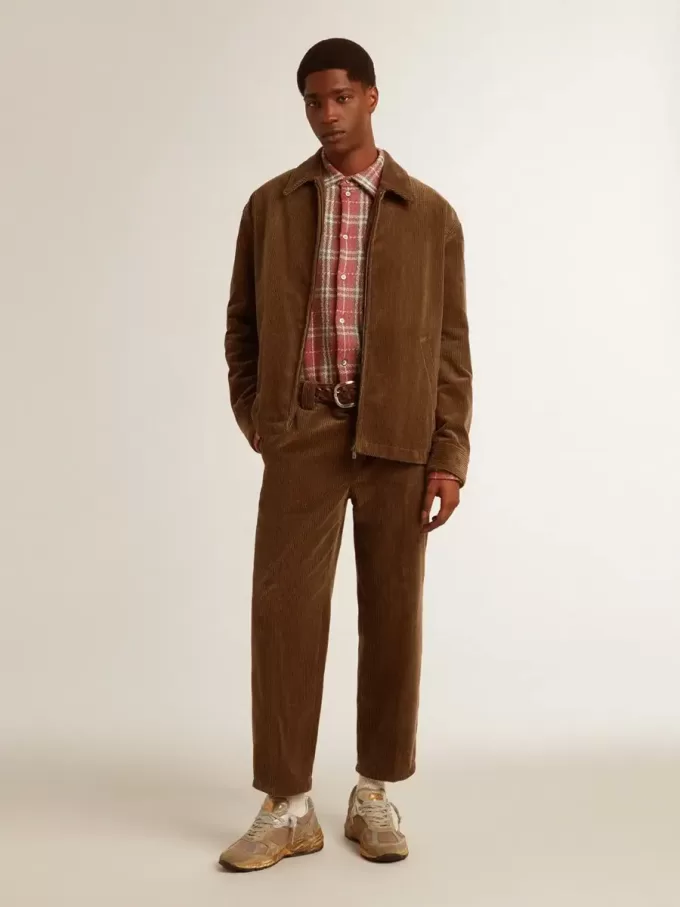 Pantaloni da uomo in velluto a coste color oliva scuro Pantaloni da uomo in velluto a coste color oliva scuro