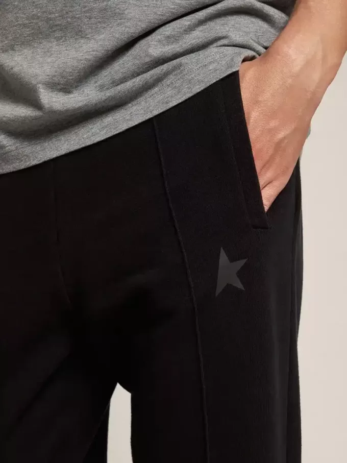 Pantaloni jogging da uomo neri con stella sul davanti Pantaloni jogging da uomo neri con stella sul davanti