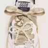 Pelle Lacci ricamati beige “Sparkling” con charm applicati in perline e charm dorato Pelle Lacci ricamati beige “Sparkling” con charm applicati in perline e charm dorato