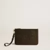 Pochette in pelle nera con logo in rilievo