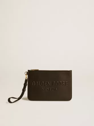 Pochette in pelle nera con logo in rilievo
