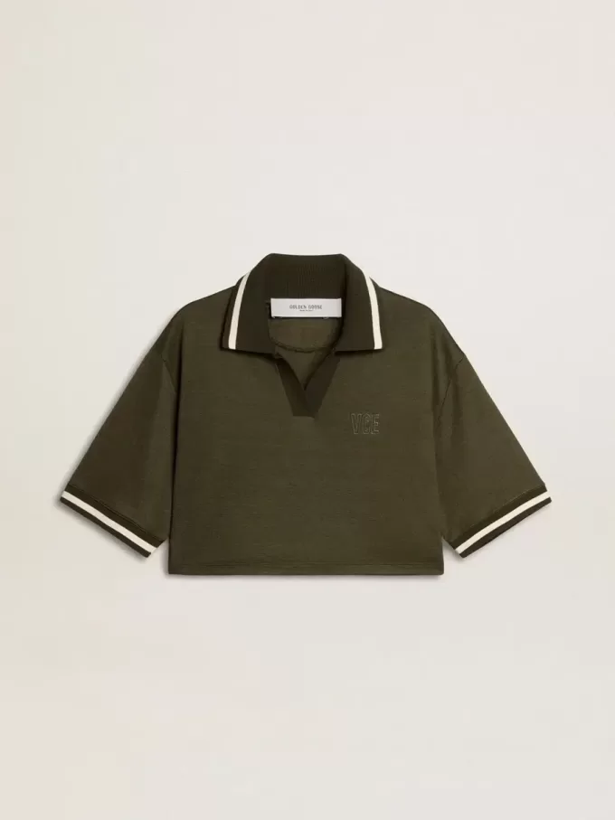 Polo corta da donna in jersey verde militare con ricami Polo corta da donna in jersey verde militare con ricami