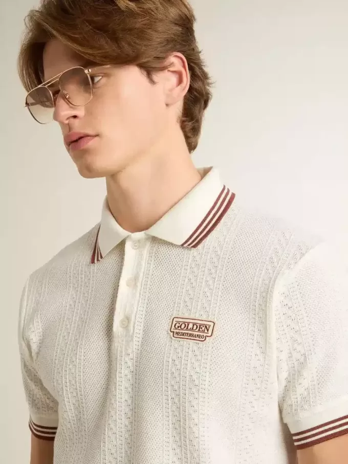 Polo da uomo in maglia traforata bianca con dettagli a righe bordeaux Polo da uomo in maglia traforata bianca con dettagli a righe bordeaux