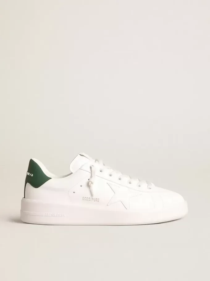 Purestar con stella bianca bio-based e linguetta sul tallone in pelle verde opaco Purestar con stella bianca bio-based e linguetta sul tallone in pelle verde opaco