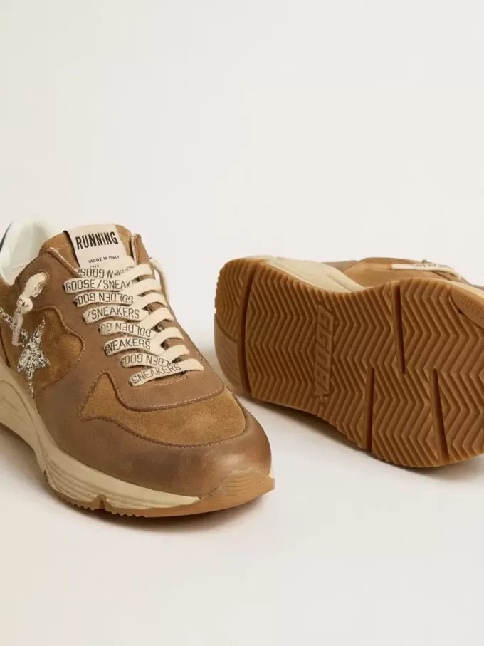 Running Sole da donna in pelle nappa color tabacco e pelle scamosciata con stella glitterata argento Running Sole da donna in pelle nappa color tabacco e pelle scamosciata con stella glitterata argento
