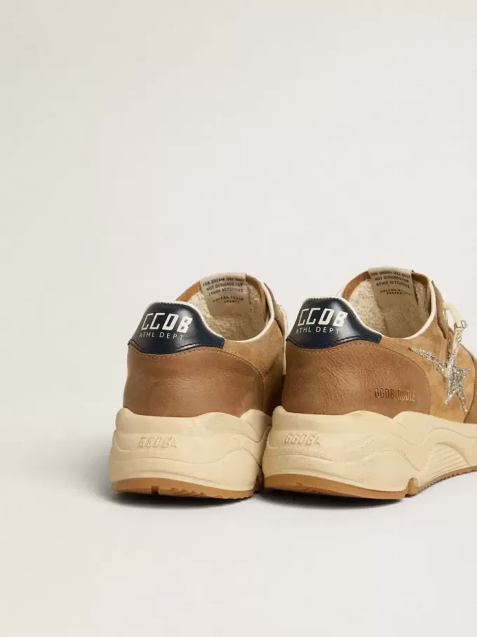 Running Sole da donna in pelle nappa color tabacco e pelle scamosciata con stella glitterata argento Running Sole da donna in pelle nappa color tabacco e pelle scamosciata con stella glitterata argento