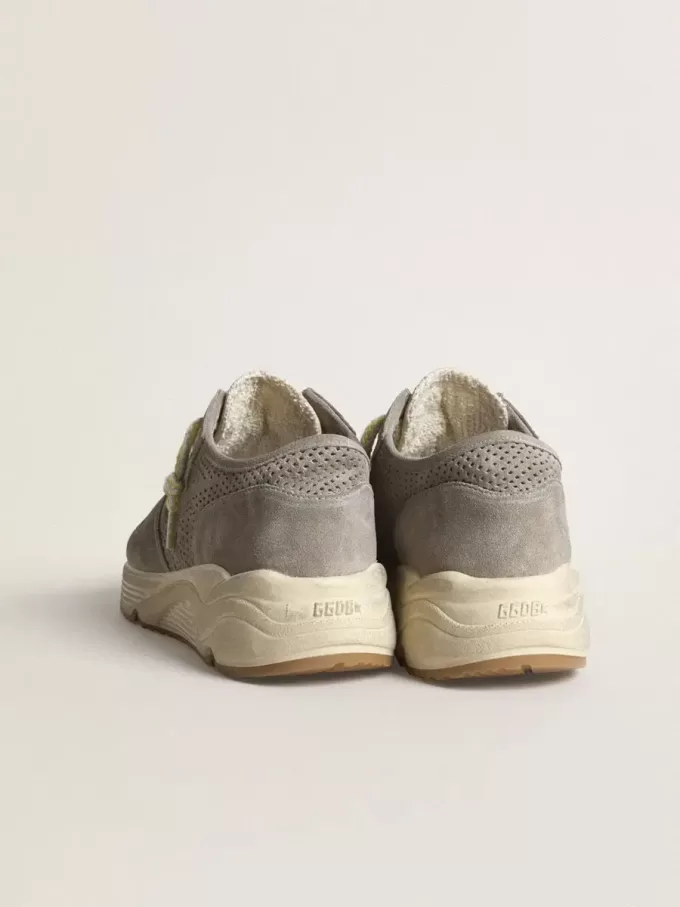 Running Sole da donna in pelle scamosciata grigia con stella e linguetta sul tallone in pelle scamosciata grigia Running Sole da donna in pelle scamosciata grigia con stella e linguetta sul tallone in pelle scamosciata grigia