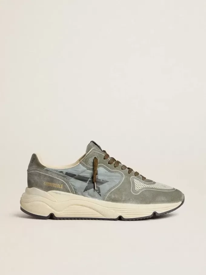 Running Sole da uomo in nylon azzurro con stella nera e linguetta sul tallone in pelle verde Running Sole da uomo in nylon azzurro con stella nera e linguetta sul tallone in pelle verde