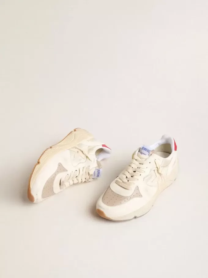Running Sole da uomo in pelle nappa con stella in pelle beige e linguetta posteriore rossa Running Sole da uomo in pelle nappa con stella in pelle beige e linguetta posteriore rossa