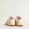 Running Sole da uomo in pelle nappa con stella in pelle beige e linguetta posteriore rossa Running Sole da uomo in pelle nappa con stella in pelle beige e linguetta posteriore rossa