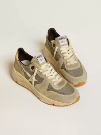 Running Sole in pelle scamosciata grigia con stella bianca e linguetta bianca sul tallone Running Sole in pelle scamosciata grigia con stella bianca e linguetta bianca sul tallone