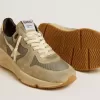 Running Sole in pelle scamosciata grigia con stella bianca e linguetta bianca sul tallone Running Sole in pelle scamosciata grigia con stella bianca e linguetta bianca sul tallone
