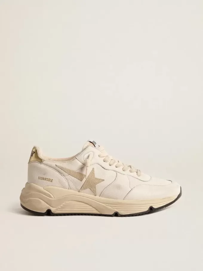 Running Sole LTD da donna in nappa con stella in pelle scamosciata e linguetta dorata sul tallone Running Sole LTD da donna in nappa con stella in pelle scamosciata e linguetta dorata sul tallone