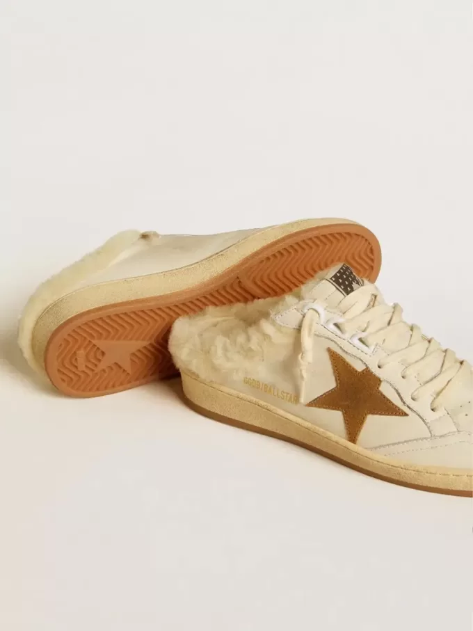 Sabot Ball Star in pelle con stella in pelle scamosciata e fodera in shearling beige