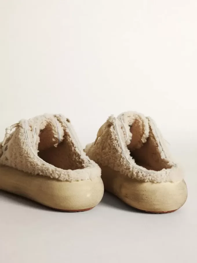 Sabot Space-Star da donna in montone beige con stella in pelle bianca Sabot Space-Star da donna in montone beige con stella in pelle bianca