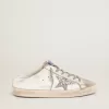 Sabot Super-Star con stella glitterata platino e linguetta in pelle scamosciata Sabot Super-Star con stella glitterata platino e linguetta in pelle scamosciata