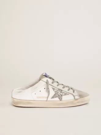 Sabot Super-Star con stella glitterata platino e linguetta in pelle scamosciata Sabot Super-Star con stella glitterata platino e linguetta in pelle scamosciata