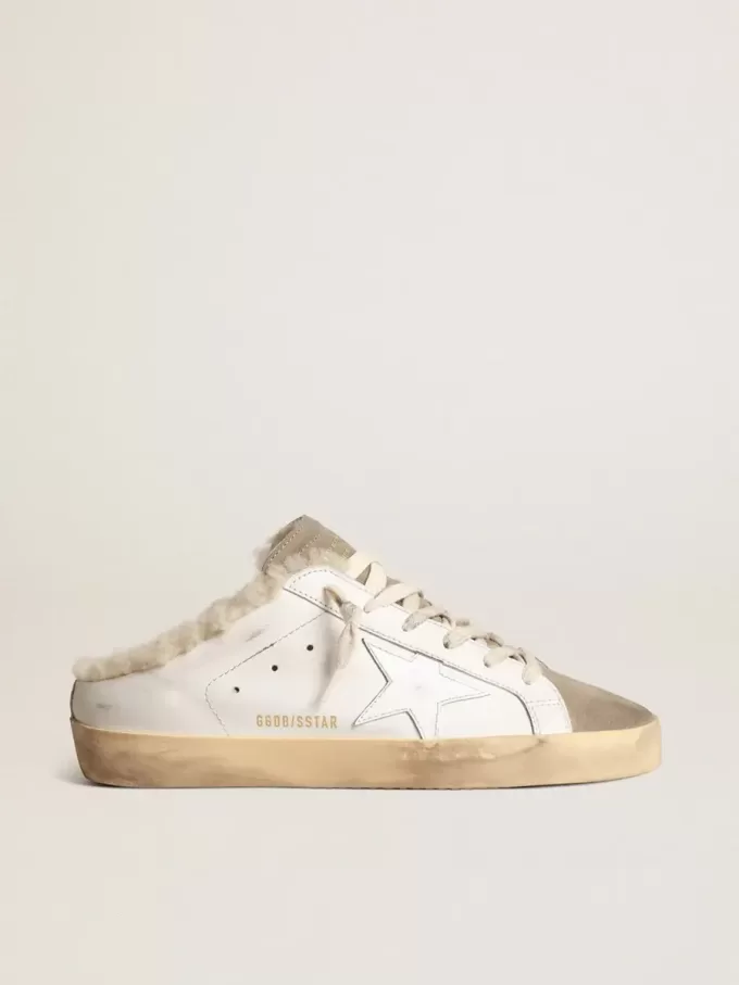 Sabot Super-Star con stella in pelle bianca e fodera in shearling