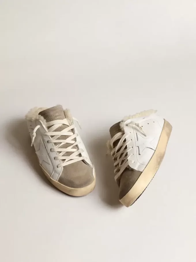 Sabot Super-Star con stella in pelle bianca e fodera in shearling