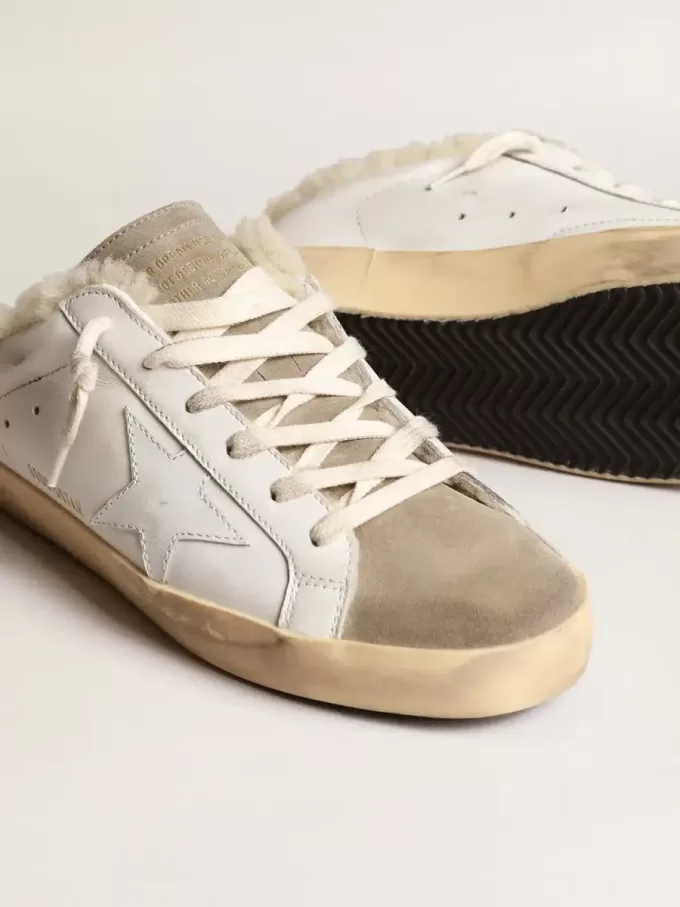 Sabot Super-Star con stella in pelle bianca e fodera in shearling