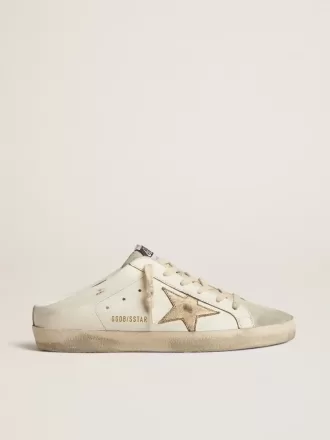Sabot Super-Star con stella platino e linguetta in pelle scamosciata grigio ghiaccio Sabot Super-Star con stella platino e linguetta in pelle scamosciata grigio ghiaccio