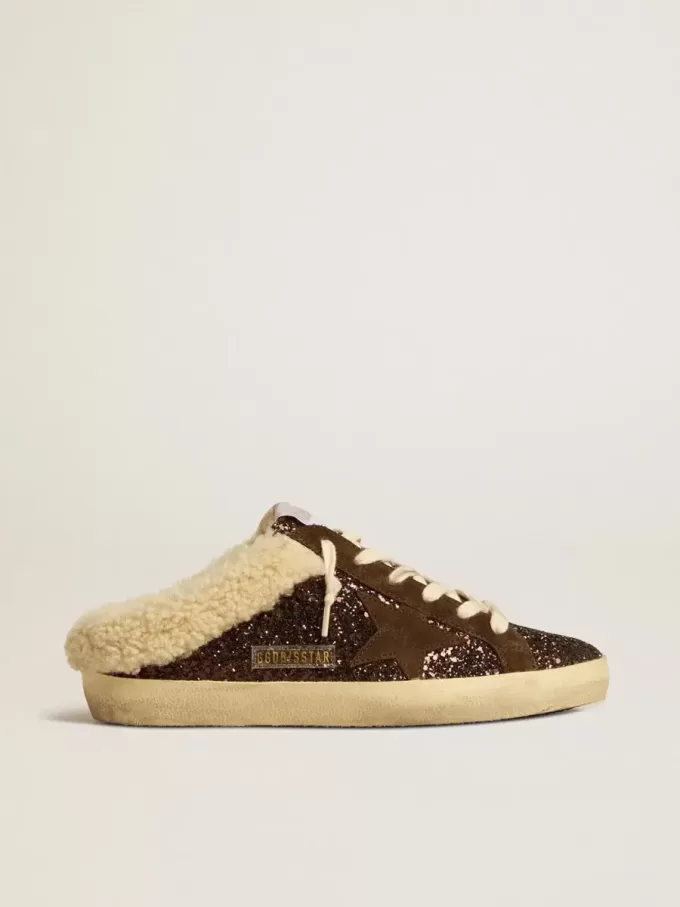 Sabot Super-Star glitterati con stella marrone e fodera in shearling Sabot Super-Star glitterati con stella marrone e fodera in shearling