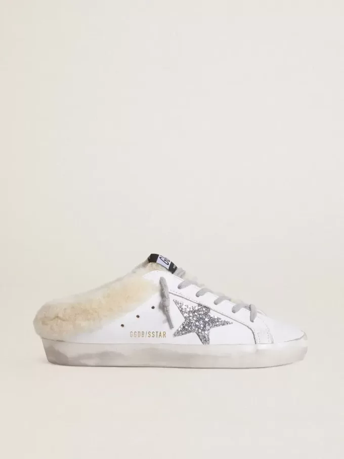 Sabot Super-Star in pelle bianca con fodera in shearling e stella argentata Sabot Super-Star in pelle bianca con fodera in shearling e stella argentata