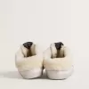 Sabot Super-Star in pelle bianca con fodera in shearling e stella argentata Sabot Super-Star in pelle bianca con fodera in shearling e stella argentata