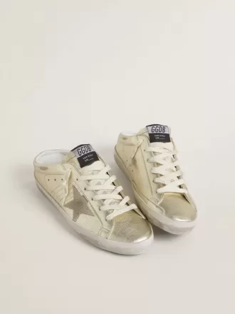 Sabot Super-Star in pelle laminata platino con stella in camoscio beige Sabot Super-Star in pelle laminata platino con stella in camoscio beige