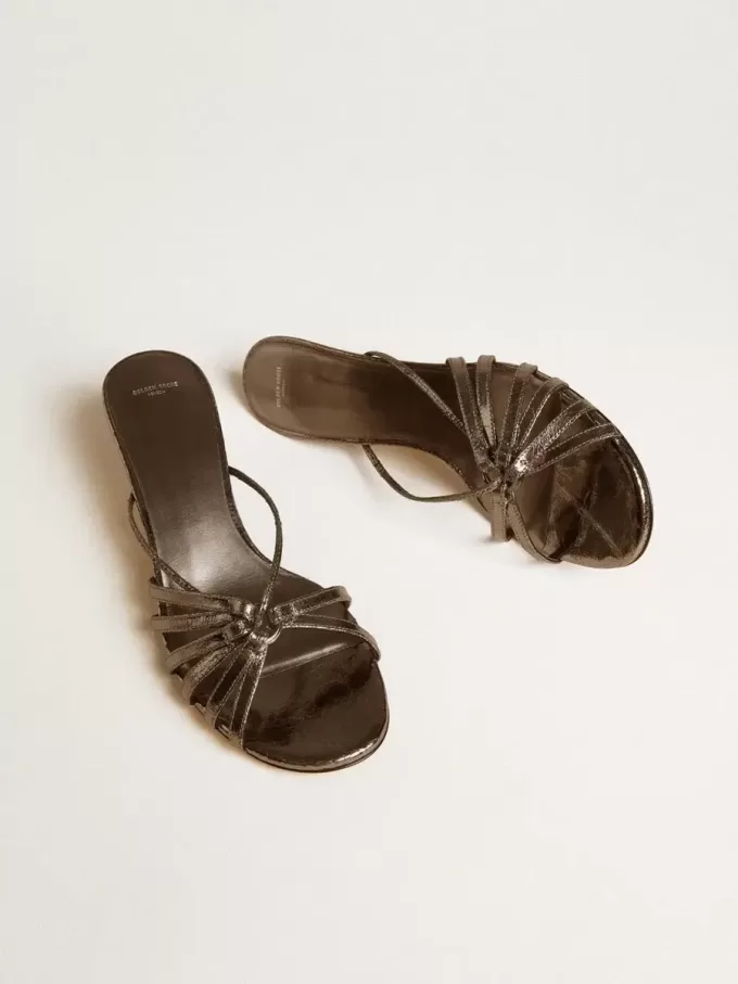 Sandali con tacco basso Nico in pelle grigio metallizzato