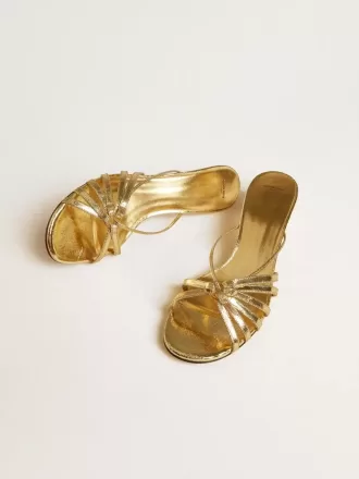 Sandali con tacco basso Nico in pelle metallizzata dorata Sandali con tacco basso Nico in pelle metallizzata dorata