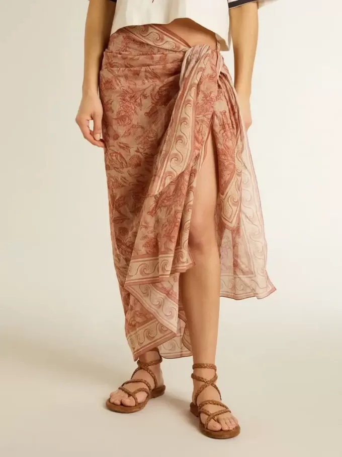 Sarong in voile di cotone con stampa all-over in bianco e rosso mattone Sarong in voile di cotone con stampa all-over in bianco e rosso mattone