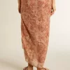 Sarong in voile di cotone con stampa all-over in bianco e rosso mattone Sarong in voile di cotone con stampa all-over in bianco e rosso mattone