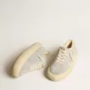 Scarpe Space-Star da uomo in pelle scamosciata grigio ghiaccio con fodera in shearling