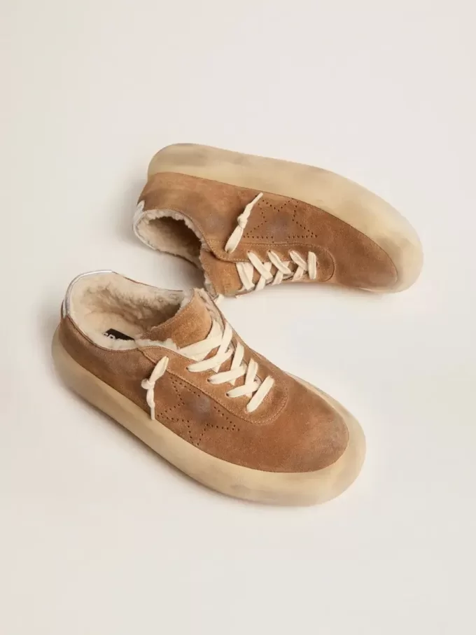 Space-Star da uomo in pelle scamosciata color tabacco e fodera in shearling