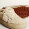 Scarpe Space-Star da donna in shearling beige con stella in pelle bianca e linguetta sul tallone in pelle metallizzata
