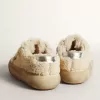 Scarpe Space-Star da donna in shearling beige con stella in pelle bianca e linguetta sul tallone in pelle metallizzata