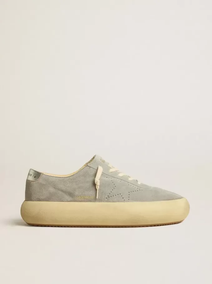 Scarpe Space-Star da uomo in camoscio grigio ghiaccio con stella traforata