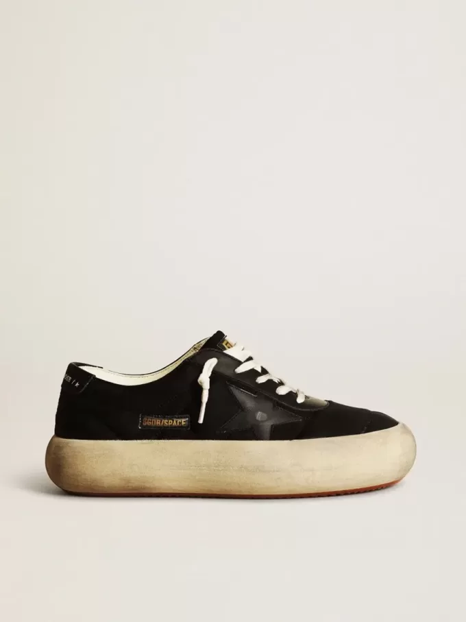 Scarpe Space-Star in nylon nero con stella e linguetta sul tallone in pelle nera Scarpe Space-Star in nylon nero con stella e linguetta sul tallone in pelle nera